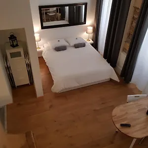 ** Couette-café Loge De L'opera France